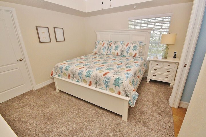 Room 4 of 25