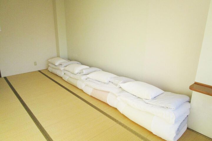 Room 16 of 39