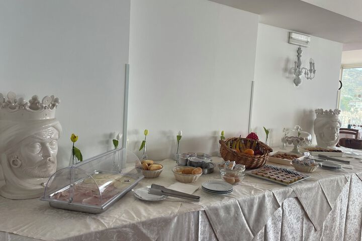 Dining 43 of 59
