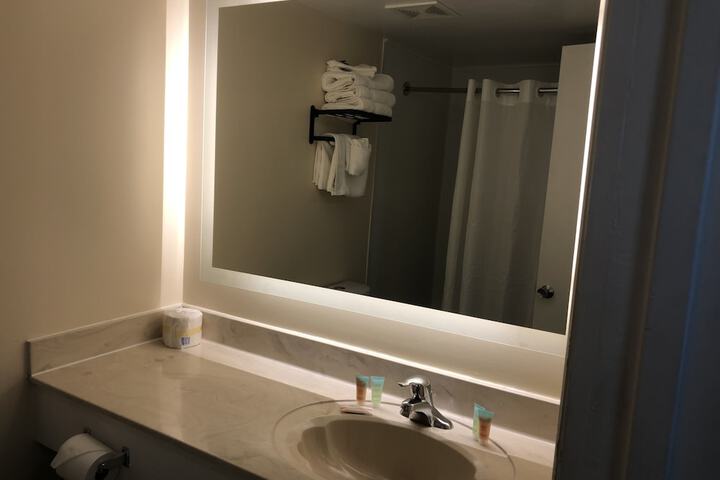 Premier Studio 2 Queen Beds Ocean Front Kitchenette (15 of 15)