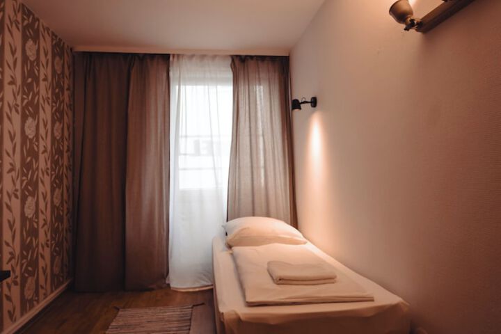 Room 26 of 145