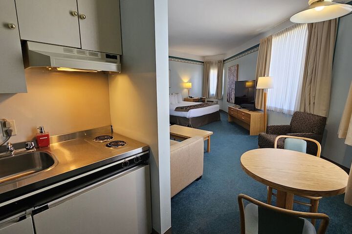 Room 16 of 44
