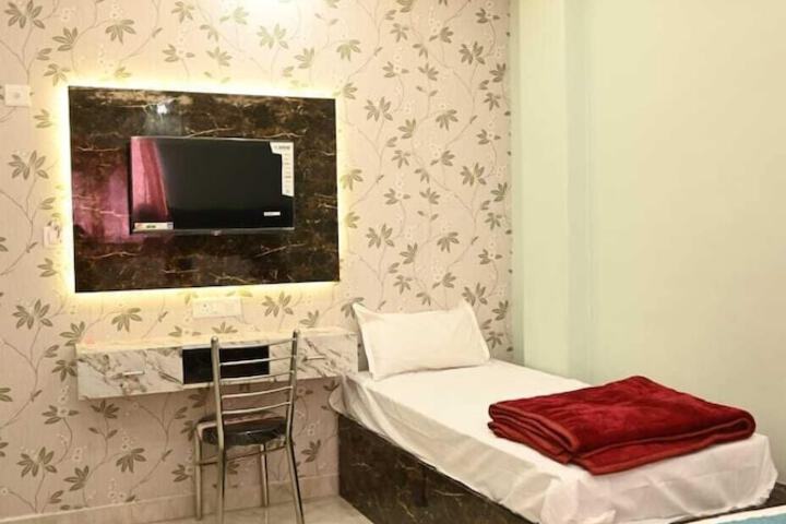 Room 7 of 21