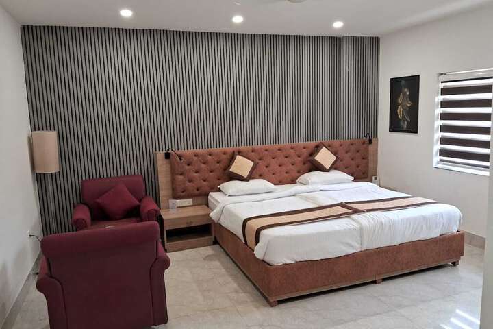 Room 6 of 49