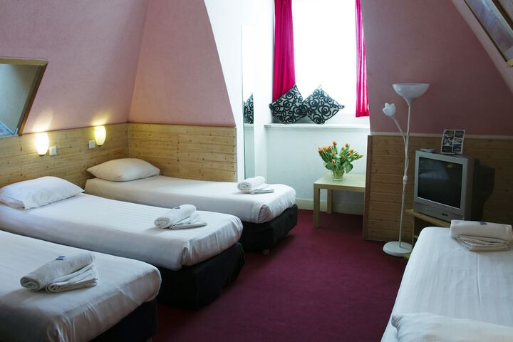 Room 9 of 21