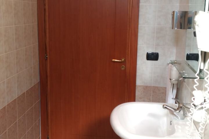 Room 48 of 54