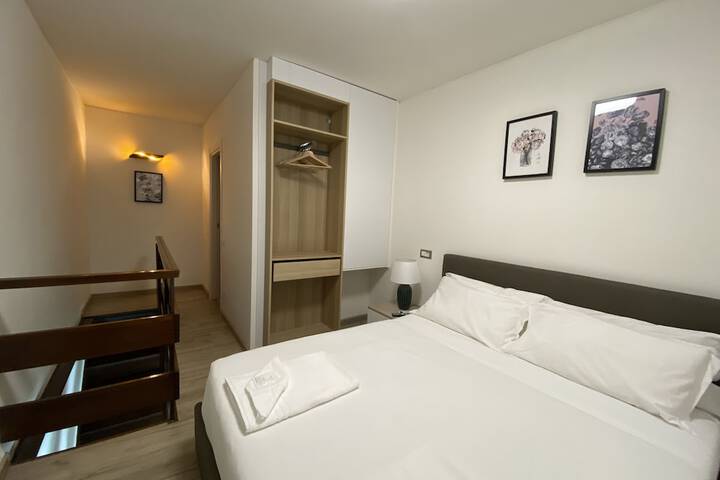 Room 9 of 53