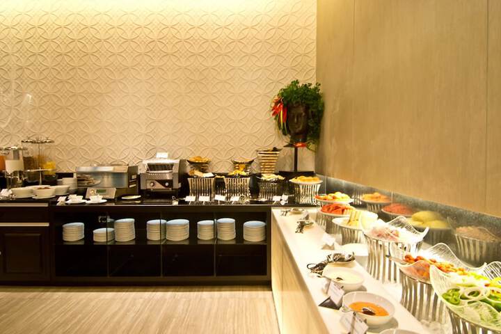 Dining 74 of 89