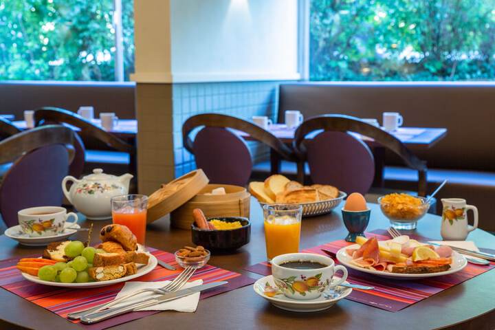Breakfast/Coffee Service 45 of 62