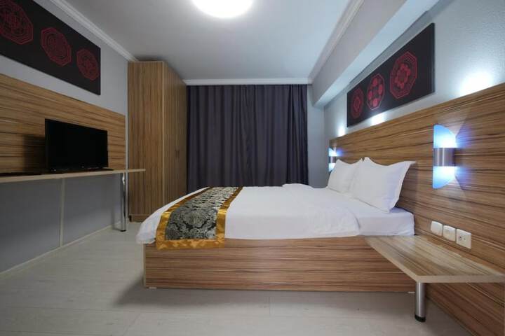 Room 14 of 25