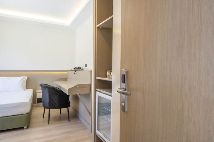 Room 16 of 47
