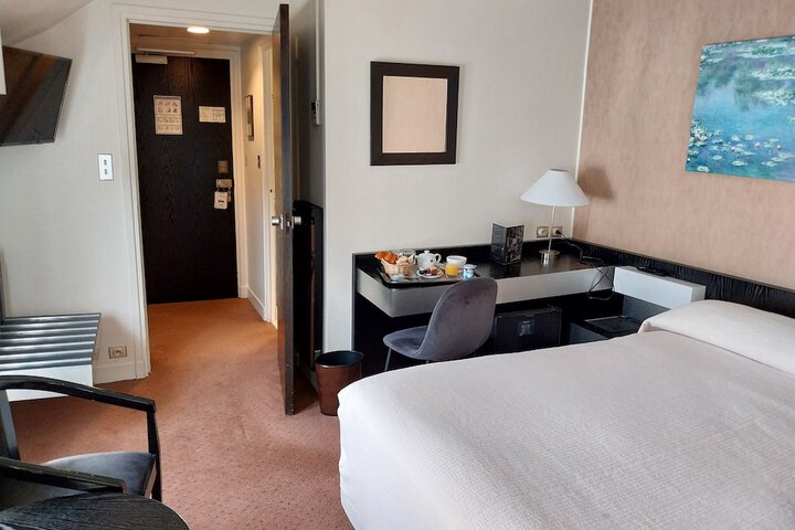 Room 44 of 92