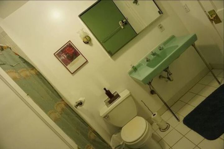 Room 26 of 40
