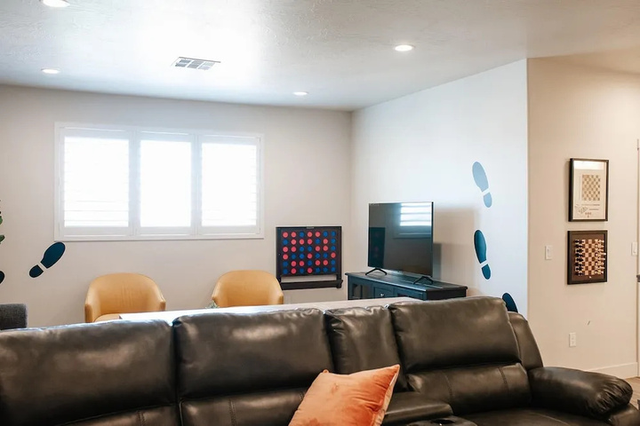 Room 3 of 24