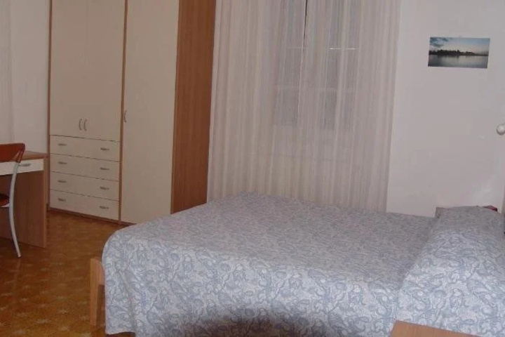 Room 2 of 22