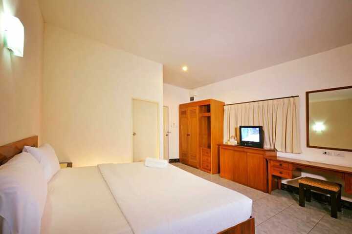 Room 8 of 23