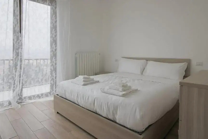 Room 2 of 15
