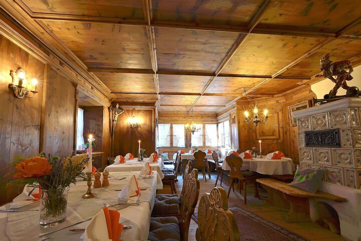 Dining 62 of 77
