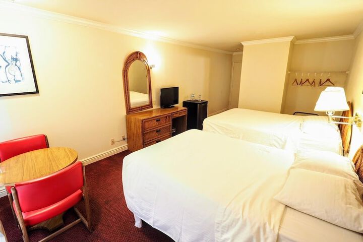 Room 4 of 15