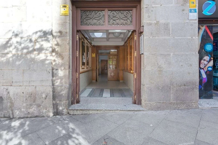 Exterior of Amazing 1bed Apt Sleeps 4 Near Sol, 1min to Metro