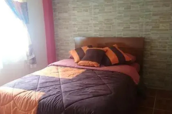 Room 5 of 9