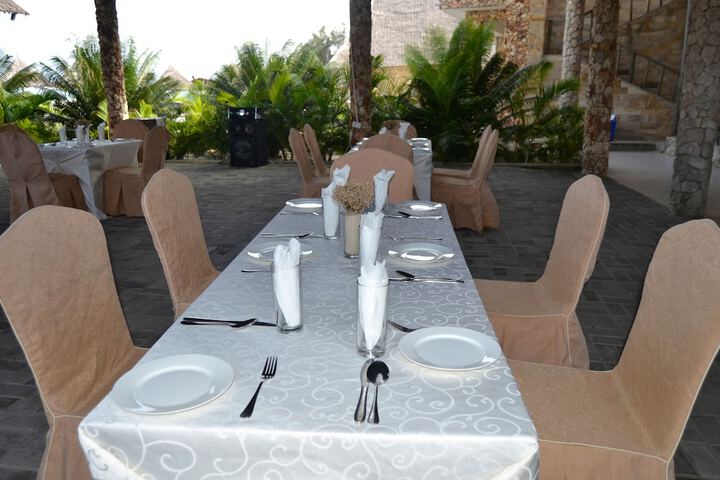 Dining 122 of 146