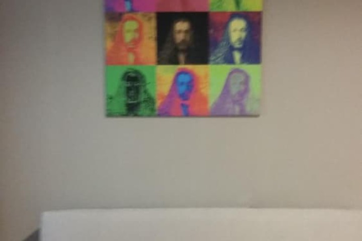 Room 25 of 42