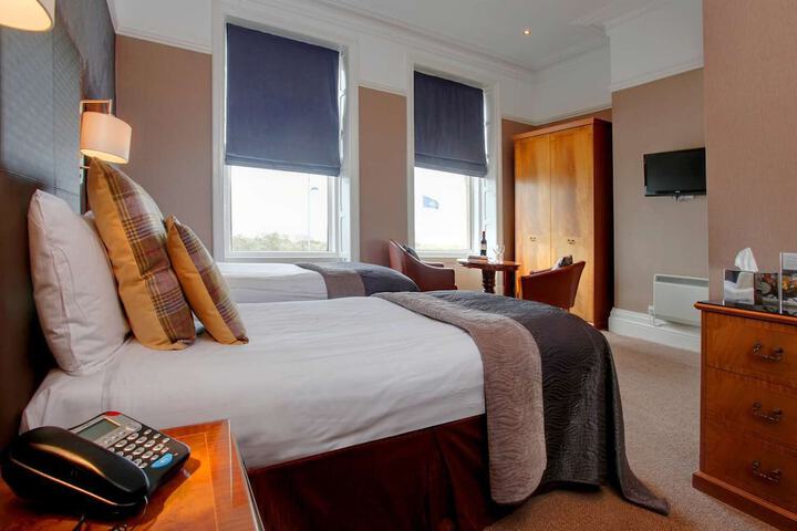 Room 43 of 66