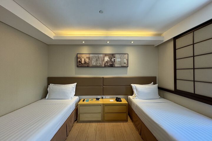 Room 28 of 63
