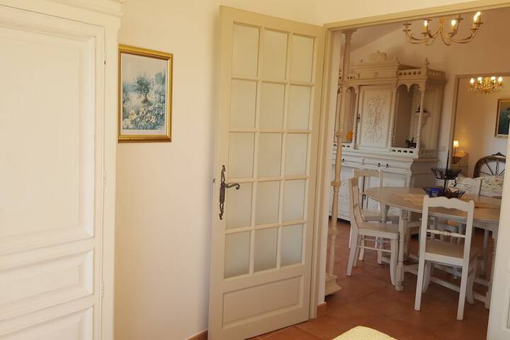 Room 11 of 75