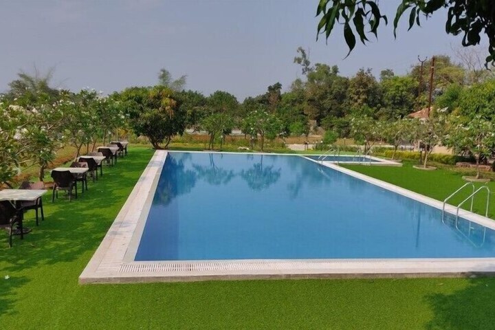Pool 47 of 103