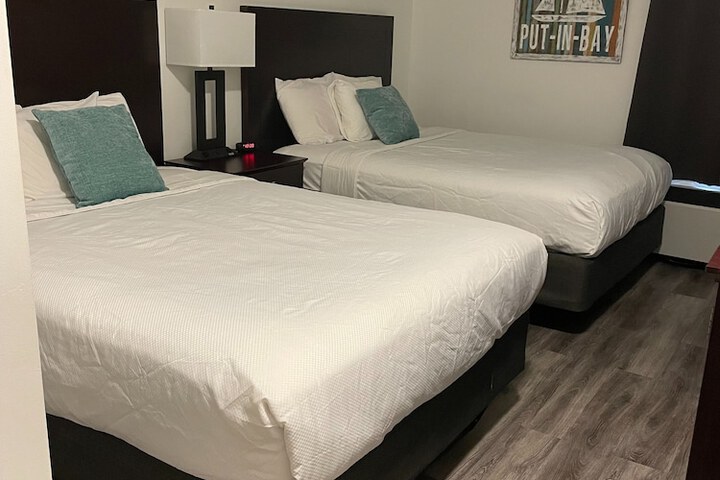 Room 5 of 83