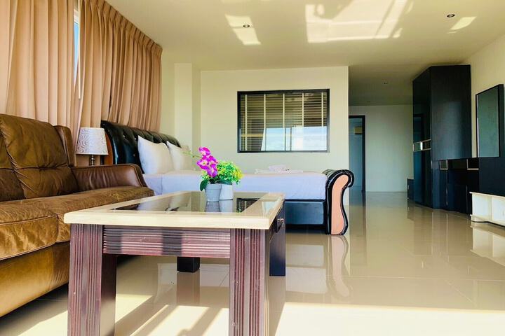 Room 9 of 164
