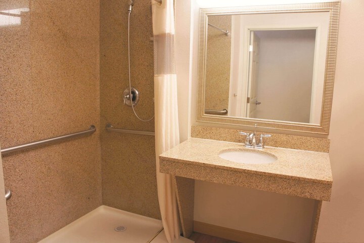 Room 8 of 42