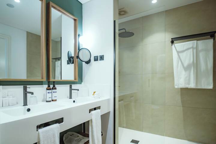 Room 75 of 180