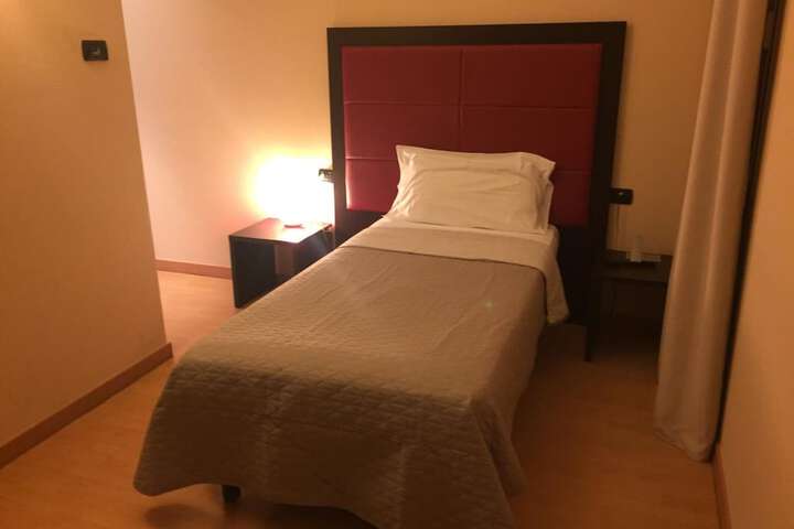 Room 9 of 46
