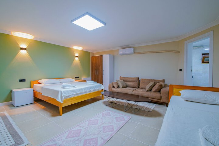 Room 36 of 61