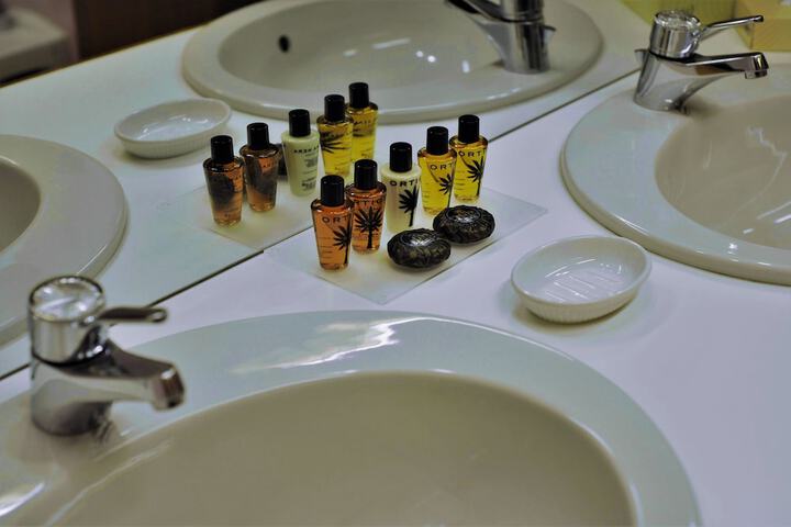Room amenity
