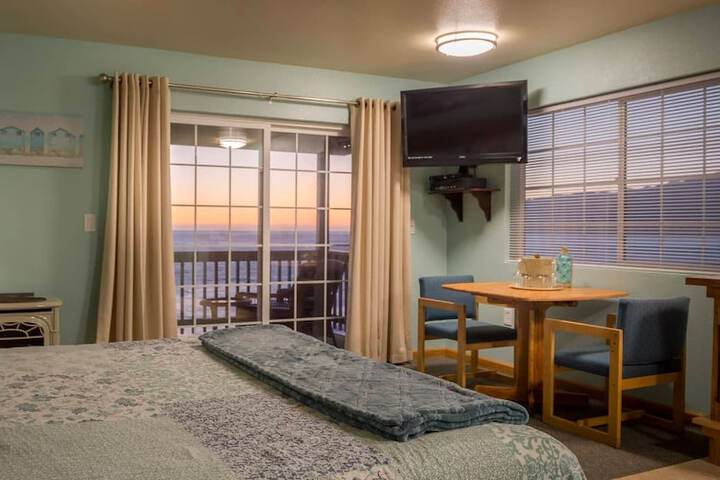 Room 12 of 65