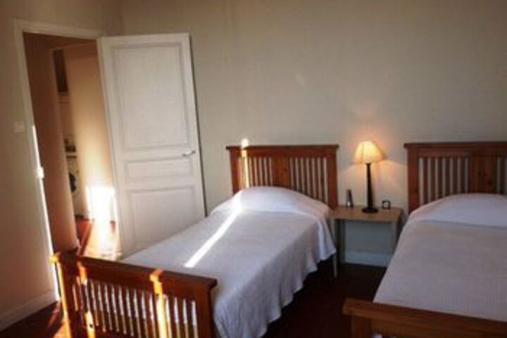Room 9 of 20