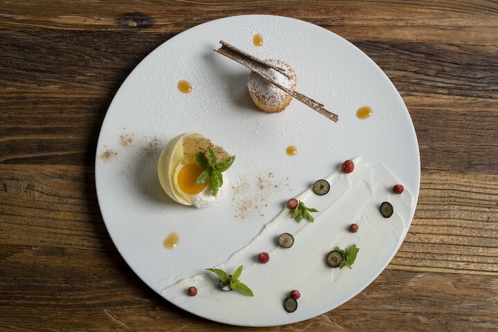 Dining 73 of 103