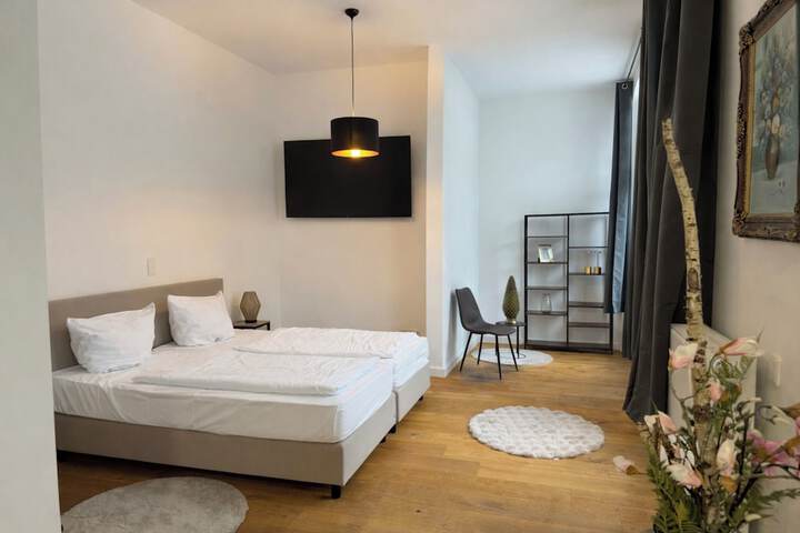 Room 8 of 37
