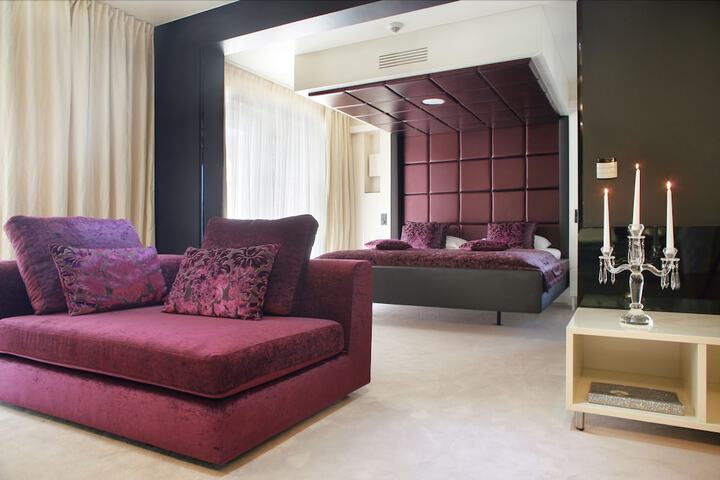 Room 12 of 86