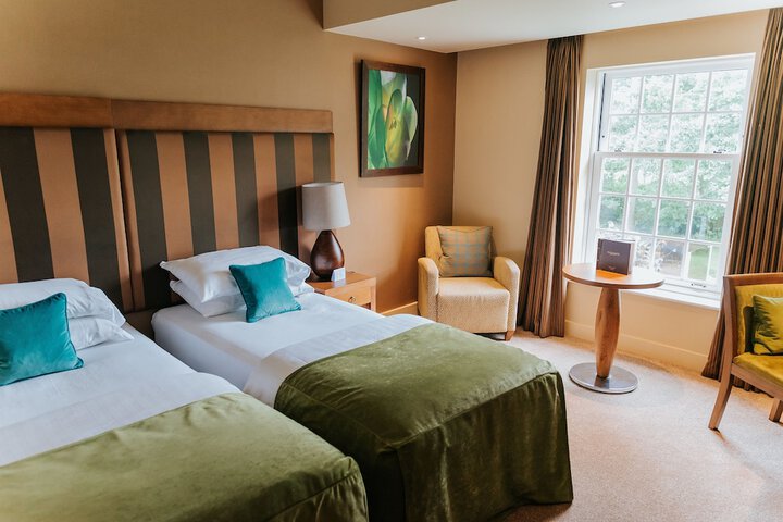 Room 4 of 65