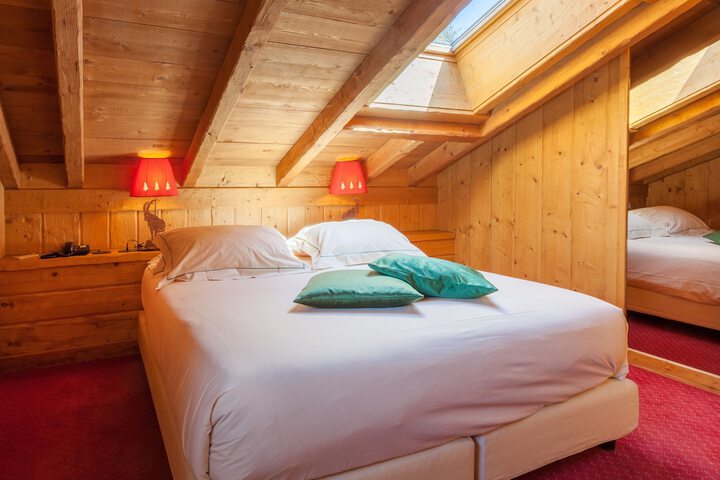 Room 4 of 72