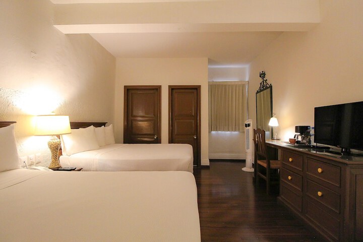 Room 5 of 50