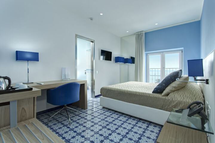 Room 11 of 116