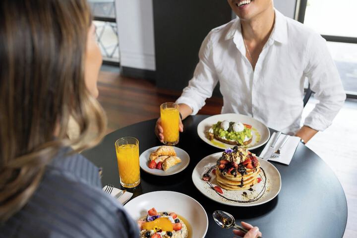 Breakfast/Coffee Service 86 of 116