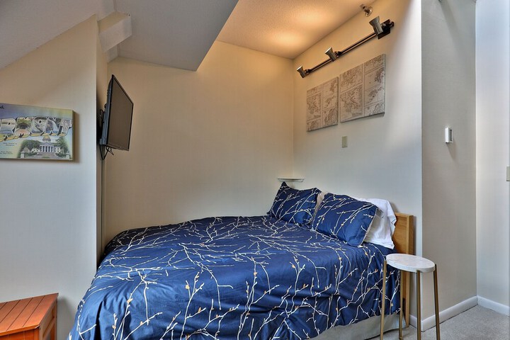 Room 27 of 234