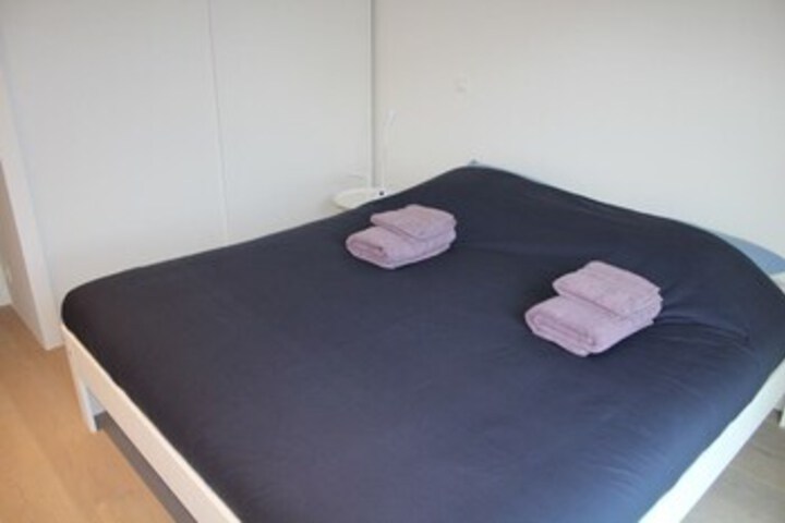 Room 5 of 12